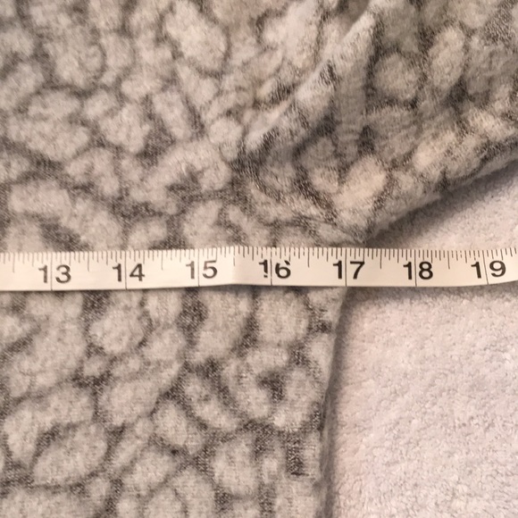 Lou & Grey gray leopard print sweater dress - Picture 9 of 10